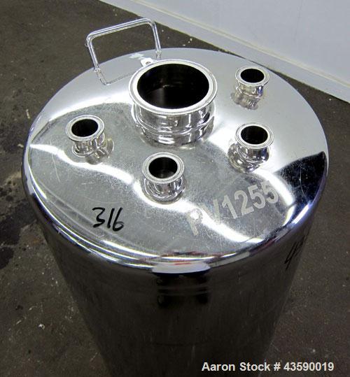 Used Alloy Products Pressure Tank, 33 Gallon, 316L Stainless Steel, Vertical. 17.71” Diameter x 29” straight side. Dished top and bottom. Internal rated Full Vacuum to 85 psi at -20 to 350 degrees F....