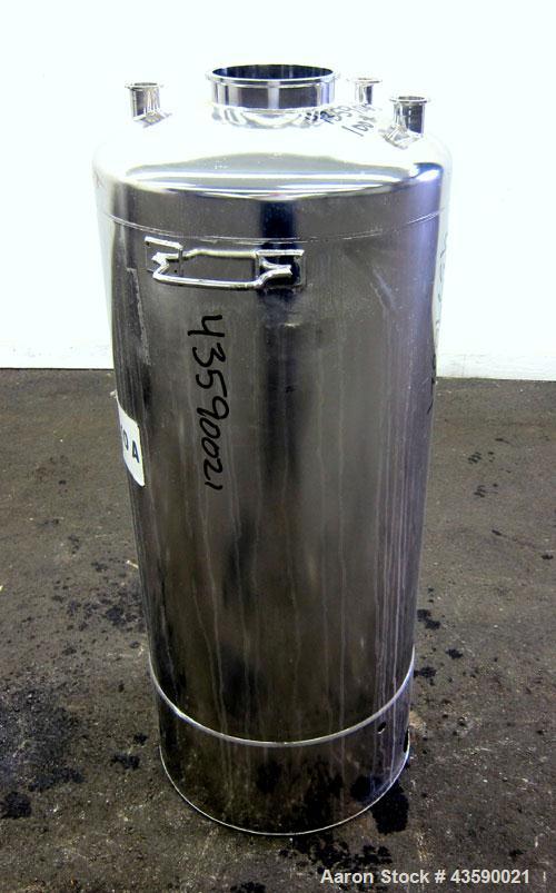 Used 33 Gallon Stainless Steel Alloy Products Pressure Tank