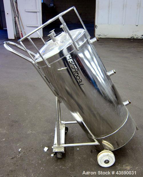 Used Alloy Products Pressure Tank, 33 Gallon, 316L Stainless Steel, Vertical. 17.71” Diameter x 29” straight side. Dished top and bottom. Internal rated 90 psi at -20 to 300 degrees F. Openings top (...