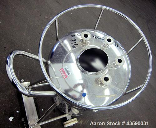 Used Alloy Products Pressure Tank, 33 Gallon, 316L Stainless Steel, Vertical. 17.71” Diameter x 29” straight side. Dished top and bottom. Internal rated 90 psi at -20 to 300 degrees F. Openings top (...