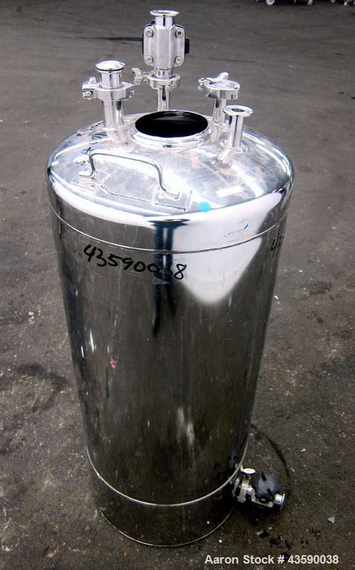 Used 33 Gallon Stainless Steel Alloy Products Pressure Tank