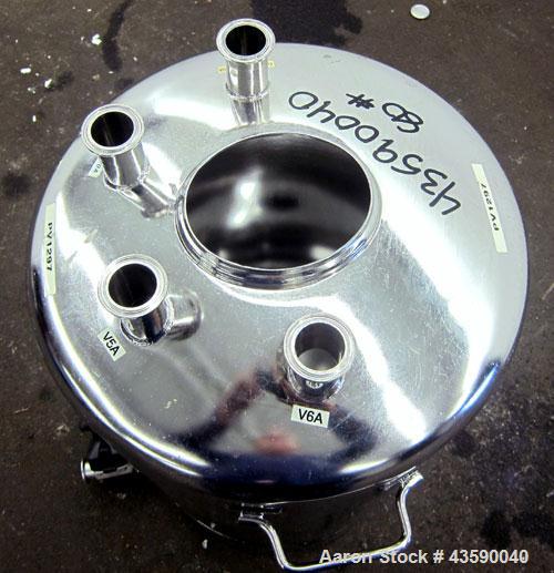 Used Alloy Products Pressure Tank, 25 Gallon, 316L Stainless Steel, Vertical. Approximate 18" diameter x 24" straight side. Dished top and bottom. Internal rated 95 psi at -20 to 100 degrees F. Openi...
