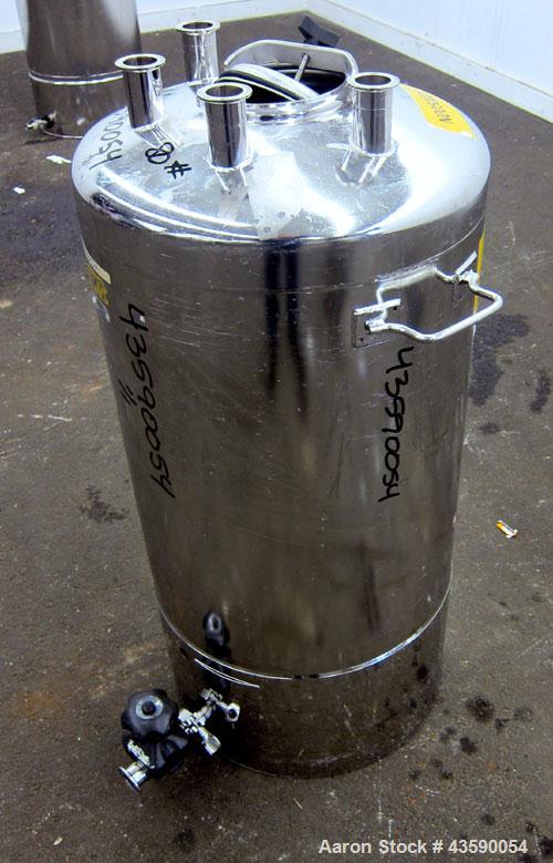 Used Alloy Products Pressure Tank, 25 Gallon, 316L Stainless Steel, Vertical. Approximate 18” diameter x 24” straight side. Dished top and bottom. Internal rated 95 psi at -20 to 100 degrees F. Openi...