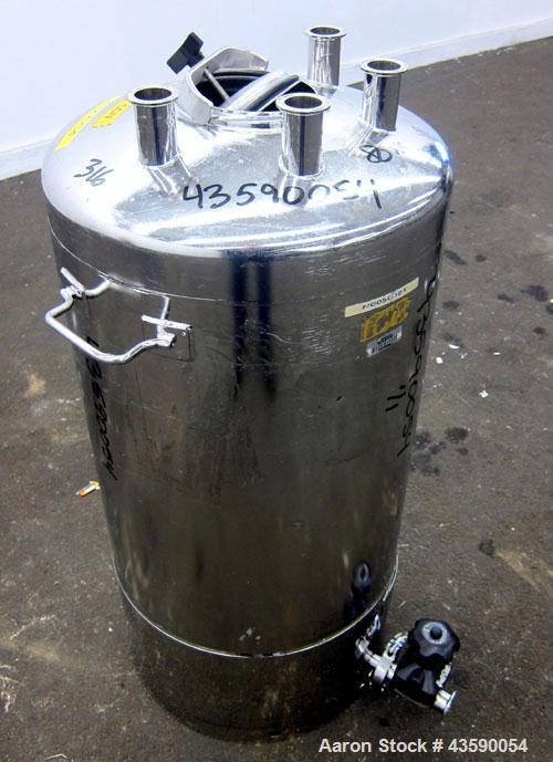 Used Alloy Products Pressure Tank, 25 Gallon, 316L Stainless Steel, Vertical. Approximate 18” diameter x 24” straight side. Dished top and bottom. Internal rated 95 psi at -20 to 100 degrees F. Openi...