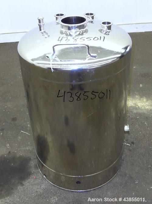 Used Alloy Products Pressure Tank, 25 Gallon, 316L Stainless Steel, Vertical. Approximate 18” Diameter x 24” straight side. Dished top and bottom. Internal rated 95 psi at -20 to 100 degrees F. Openi...