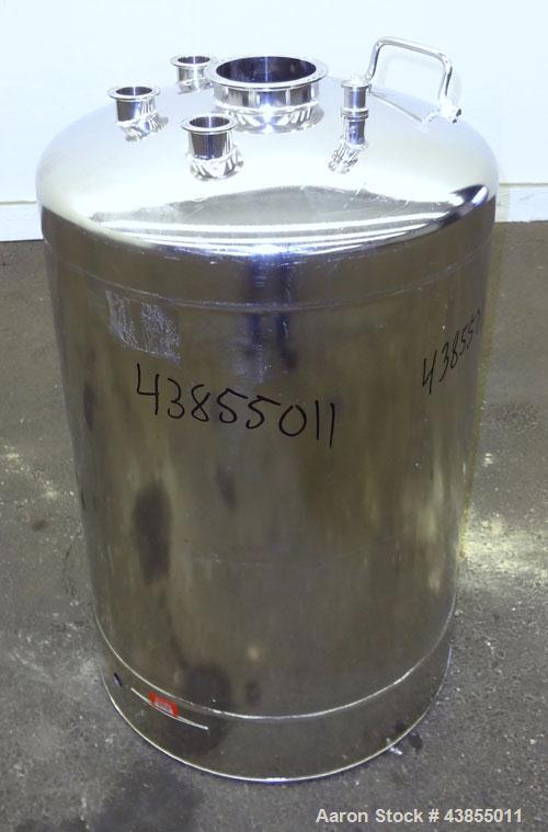 Used Alloy Products Pressure Tank, 25 Gallon, 316L Stainless Steel, Vertical. Approximate 18” Diameter x 24” straight side. Dished top and bottom. Internal rated 95 psi at -20 to 100 degrees F. Openi...