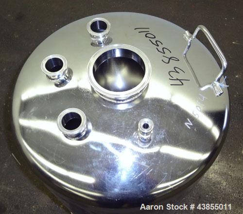 Used Alloy Products Pressure Tank, 25 Gallon, 316L Stainless Steel, Vertical. Approximate 18” Diameter x 24” straight side. Dished top and bottom. Internal rated 95 psi at -20 to 100 degrees F. Openi...