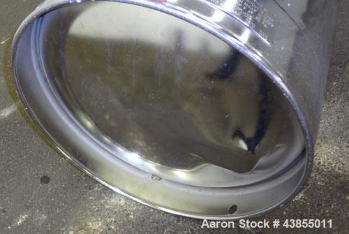 Used Alloy Products Pressure Tank, 25 Gallon, 316L Stainless Steel, Vertical. Approximate 18” Diameter x 24” straight side. Dished top and bottom. Internal rated 95 psi at -20 to 100 degrees F. Openi...
