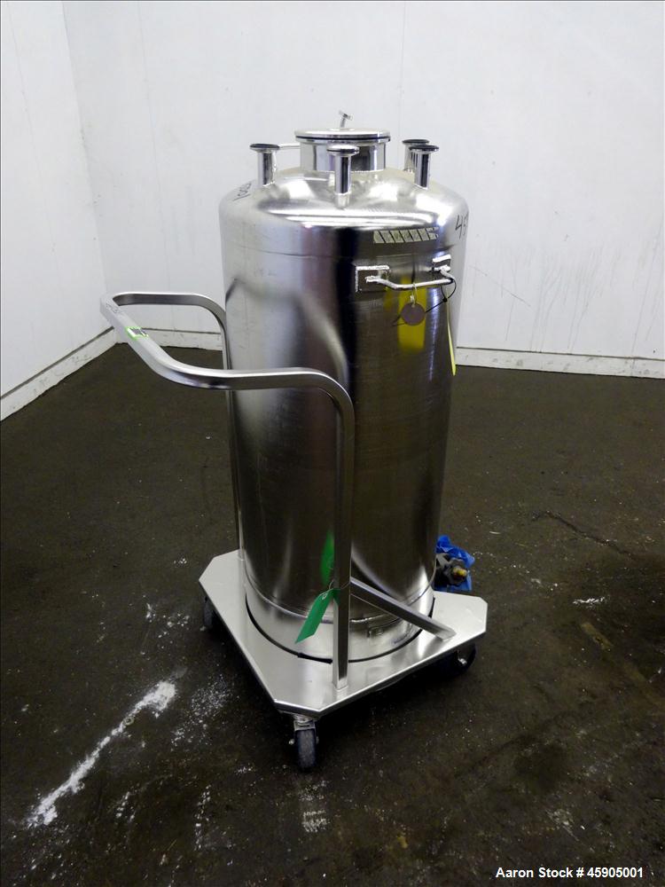 Used Alloy Products Pressure Tank, 30 Gallon, 316 Stainless Steel, Vertical. Approximate 18" diameter x 29" straight side, dished top and bottom. Internal rated 110 psi at -20 to 100 degrees F. Openi...