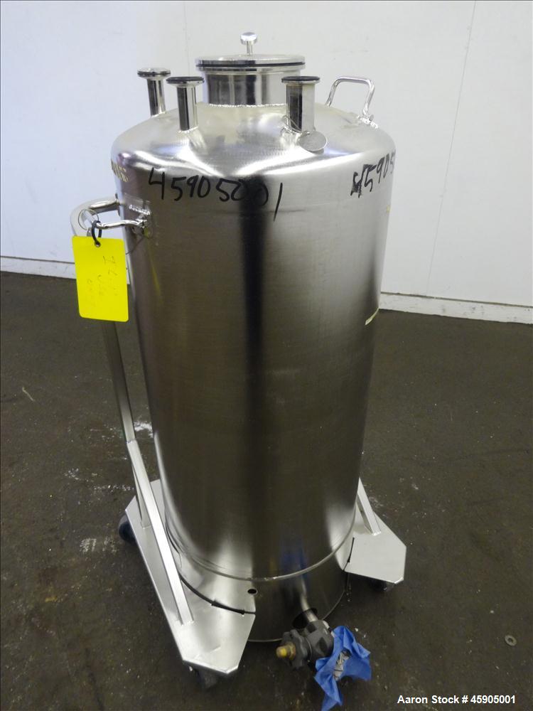 Used Alloy Products Pressure Tank, 30 Gallon, 316 Stainless Steel, Vertical. Approximate 18" diameter x 29" straight side, dished top and bottom. Internal rated 110 psi at -20 to 100 degrees F. Openi...