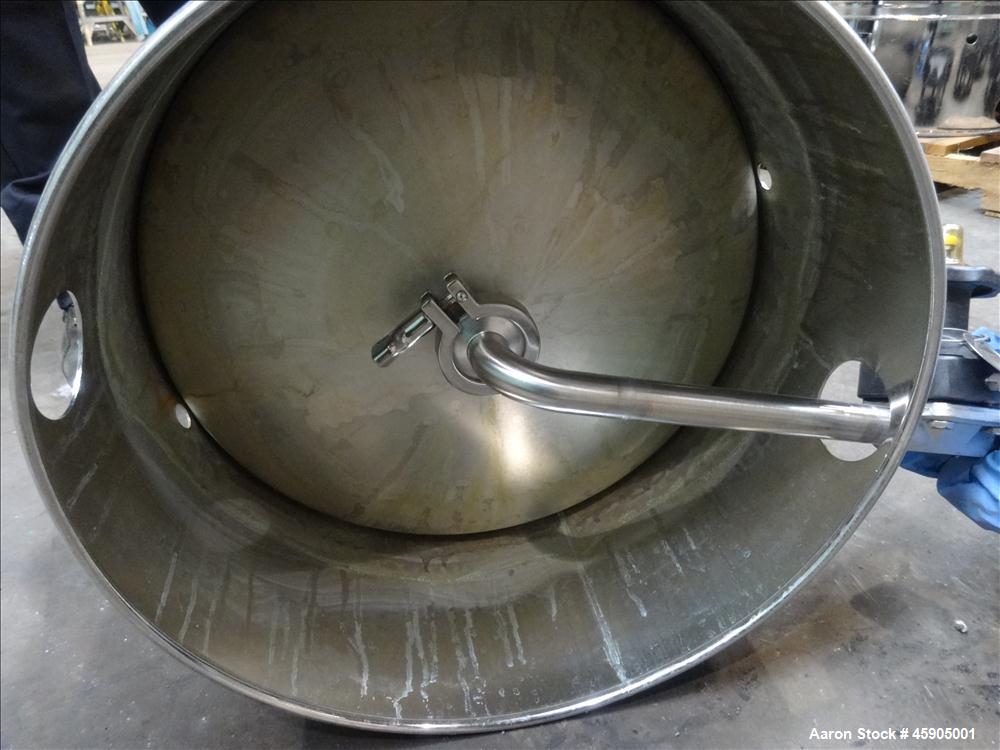 Used Alloy Products Pressure Tank, 30 Gallon, 316 Stainless Steel, Vertical. Approximate 18" diameter x 29" straight side, dished top and bottom. Internal rated 110 psi at -20 to 100 degrees F. Openi...