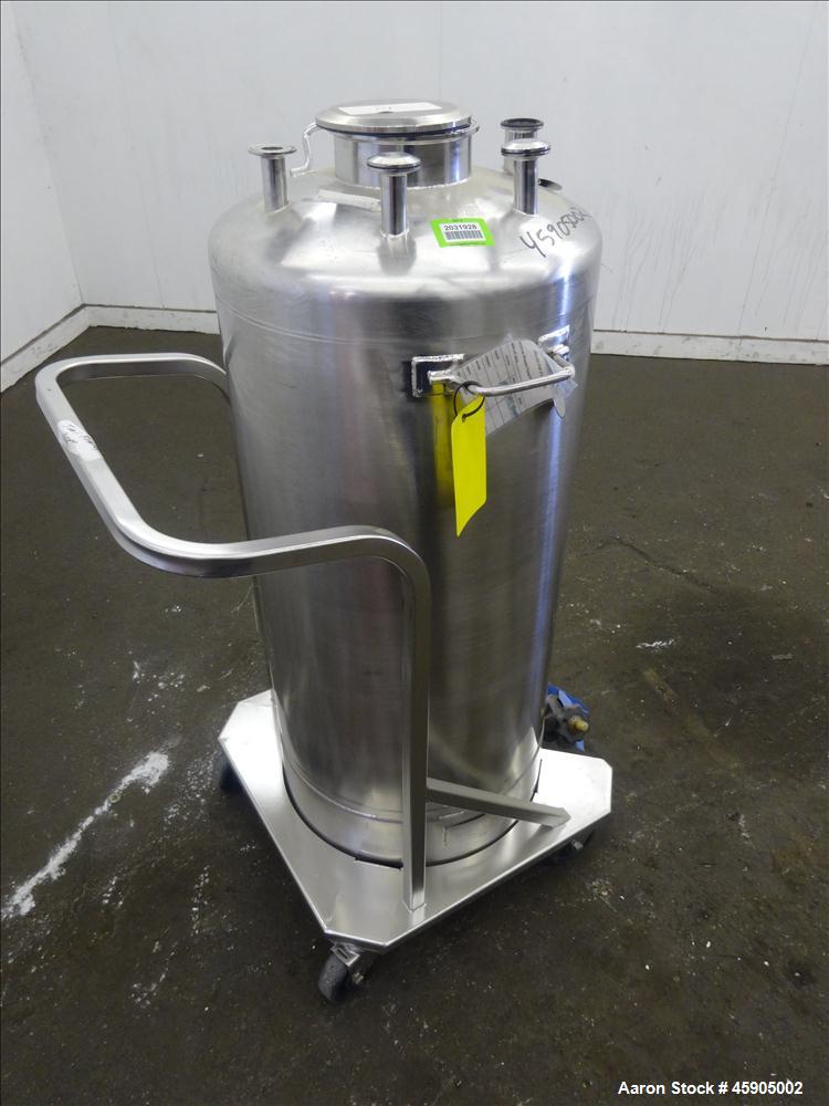 Used Alloy Products Pressure Tank, 30 Gallon, 316 Stainless Steel, Vertical. Approximate 18" diameter x 29" straight side, dished top and bottom. Internal rated 110 psi at -20 to 100 degrees F. Openi...