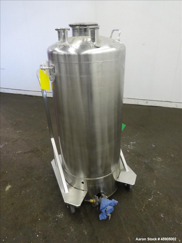 Used Alloy Products Pressure Tank, 30 Gallon, 316 Stainless Steel, Vertical. Approximate 18" diameter x 29" straight side, dished top and bottom. Internal rated 110 psi at -20 to 100 degrees F. Openi...