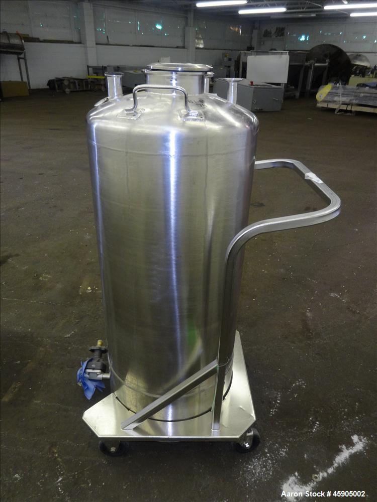 Used Alloy Products Pressure Tank, 30 Gallon, 316 Stainless Steel, Vertical. Approximate 18" diameter x 29" straight side, dished top and bottom. Internal rated 110 psi at -20 to 100 degrees F. Openi...