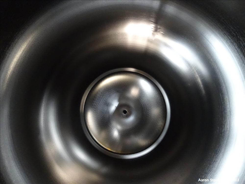 Used Alloy Products Pressure Tank, 30 Gallon, 316L Stainless Steel, Vertical. Approximate 18" diameter x 29" straight side, dished top and bottom. Internal rated 95 psi at -20 to 250 degrees F. Openi...