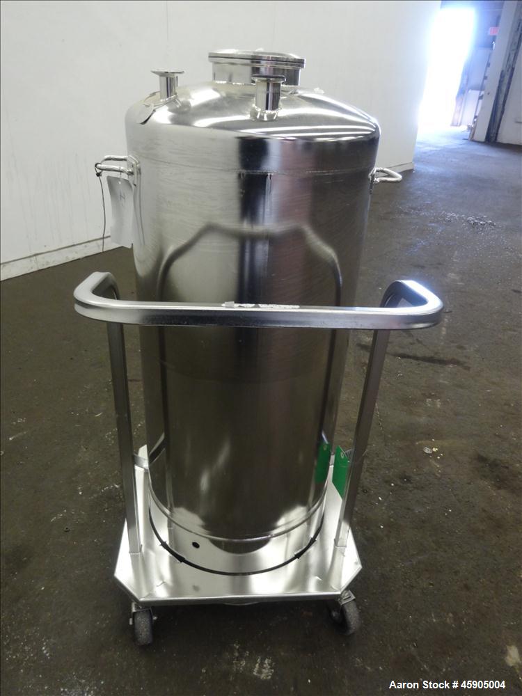 Used Alloy Products Pressure Tank, 30 Gallon, 316L Stainless Steel, Vertical. Approximate 18" diameter x 29" straight side, dished top and bottom. Internal rated 95 psi at -20 to 250 degrees F. Openi...
