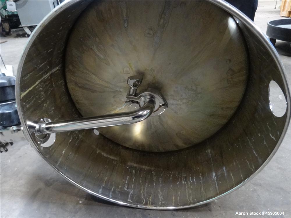 Used Alloy Products Pressure Tank, 30 Gallon, 316L Stainless Steel, Vertical. Approximate 18" diameter x 29" straight side, dished top and bottom. Internal rated 95 psi at -20 to 250 degrees F. Openi...