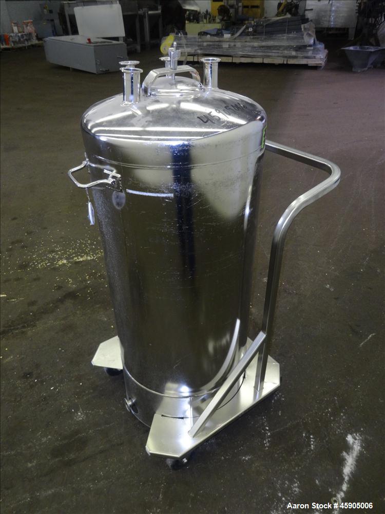 Used Alloy Products Pressure Tank, 30 Gallon, 316 Stainless Steel, Vertical. Approximate 18" diameter x 29" straight side, dished top and bottom. Internal rated 94 psi at -20 to 250 degrees F. Openin...