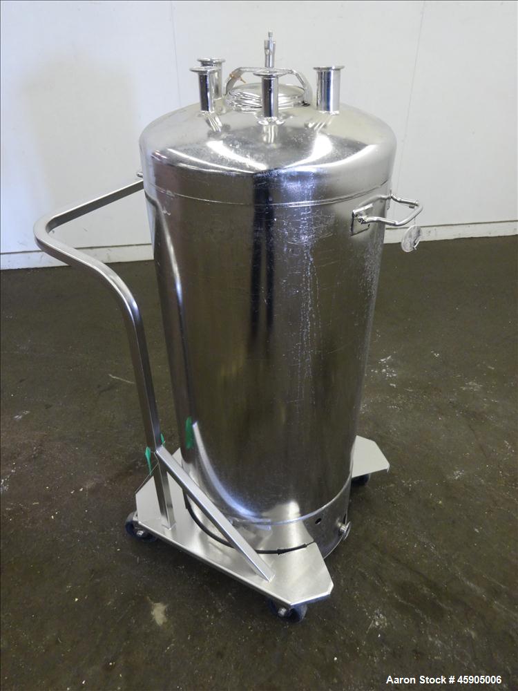 Used Alloy Products Pressure Tank, 30 Gallon, 316 Stainless Steel, Vertical. Approximate 18" diameter x 29" straight side, dished top and bottom. Internal rated 94 psi at -20 to 250 degrees F. Openin...