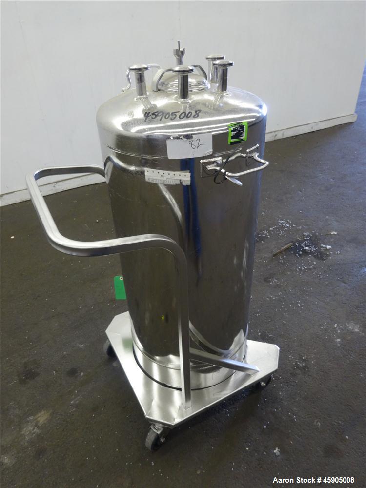 Used Alloy Products Pressure Tank, 30 Gallon, 316L Stainless Steel, Vertical. Approximate 18" diameter x 29" straight side, dished top and bottom. Internal rated 95 psi at -20 to 100 degrees F. Openi...