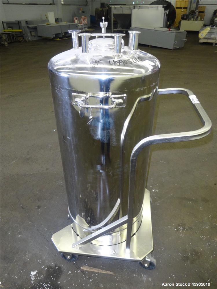 Used Alloy Products Pressure Tank, 30 Gallon, 316L Stainless Steel, Vertical. Approximate 18" diameter x 29" straight side, dished top and bottom. Internal rated 95 psi at -20 to 100 degrees F. Openi...