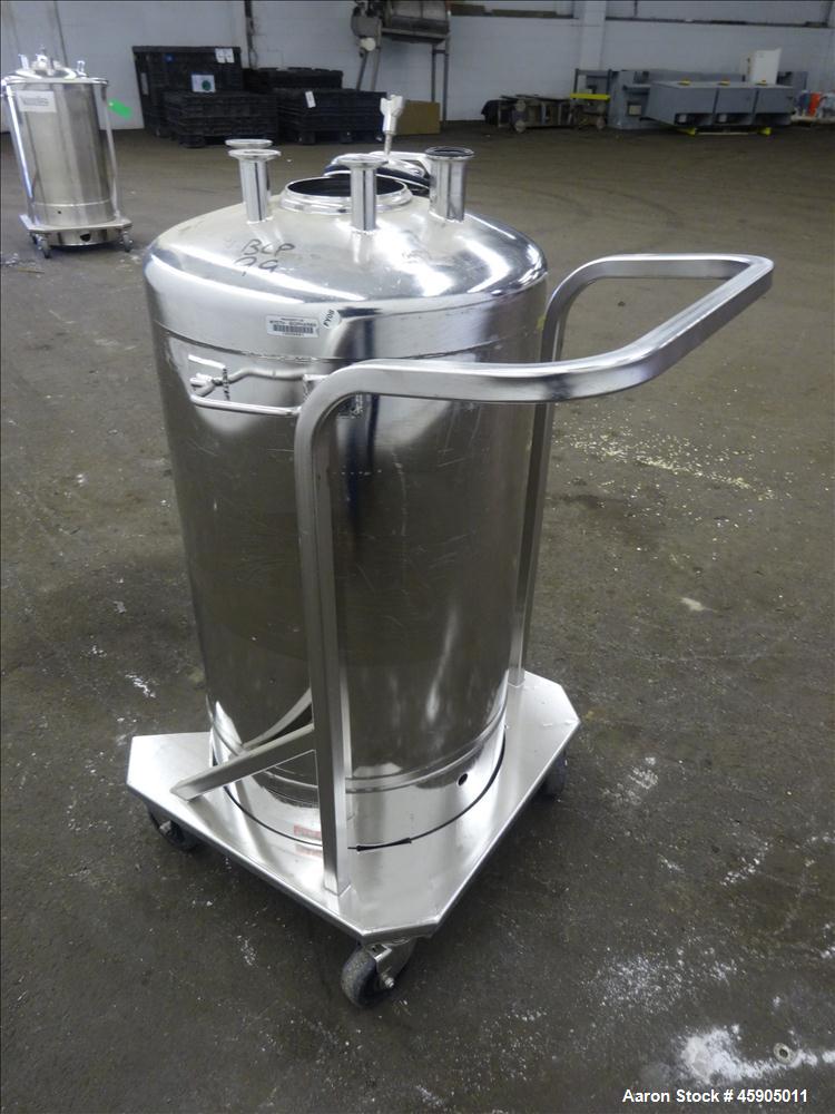 Used Alloy Products Pressure Tank, 25 Gallon, 316 Stainless Steel, Vertical. Approximate 18" diameter x 23" straight side, dished top and bottom. Internal rated 110 psi at -20 to 100 degrees F. Openi...