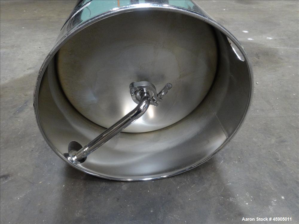 Used Alloy Products Pressure Tank, 25 Gallon, 316 Stainless Steel, Vertical. Approximate 18" diameter x 23" straight side, dished top and bottom. Internal rated 110 psi at -20 to 100 degrees F. Openi...