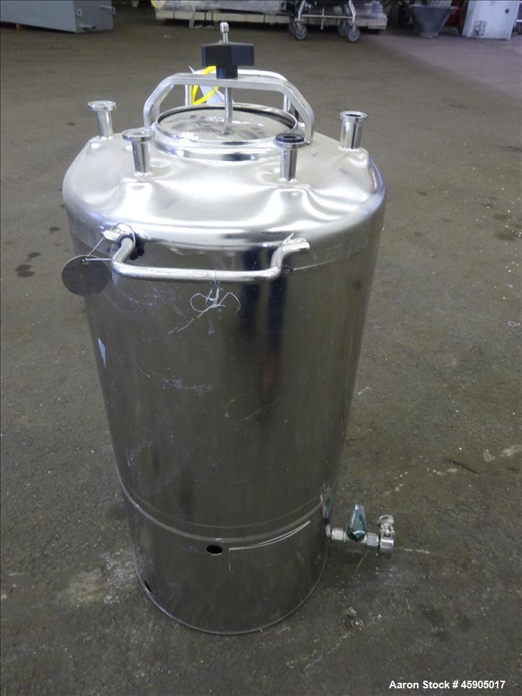 Used Alloy Products Pressure Tank, 6 Gallon, 316L Stainless Steel, Vertical. Approximate 12" diameter x 13" straight side, dished top and bottom. Internal rated 130 psi at -20 to 100 degrees F. Openi...