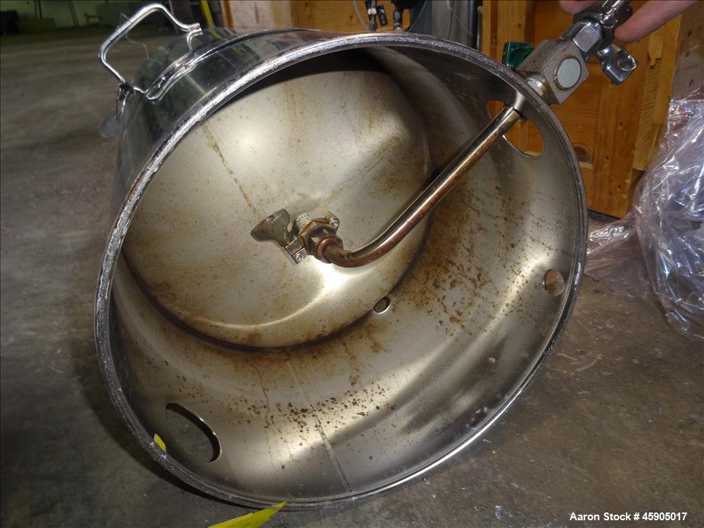 Used Alloy Products Pressure Tank, 6 Gallon, 316L Stainless Steel, Vertical. Approximate 12" diameter x 13" straight side, dished top and bottom. Internal rated 130 psi at -20 to 100 degrees F. Openi...