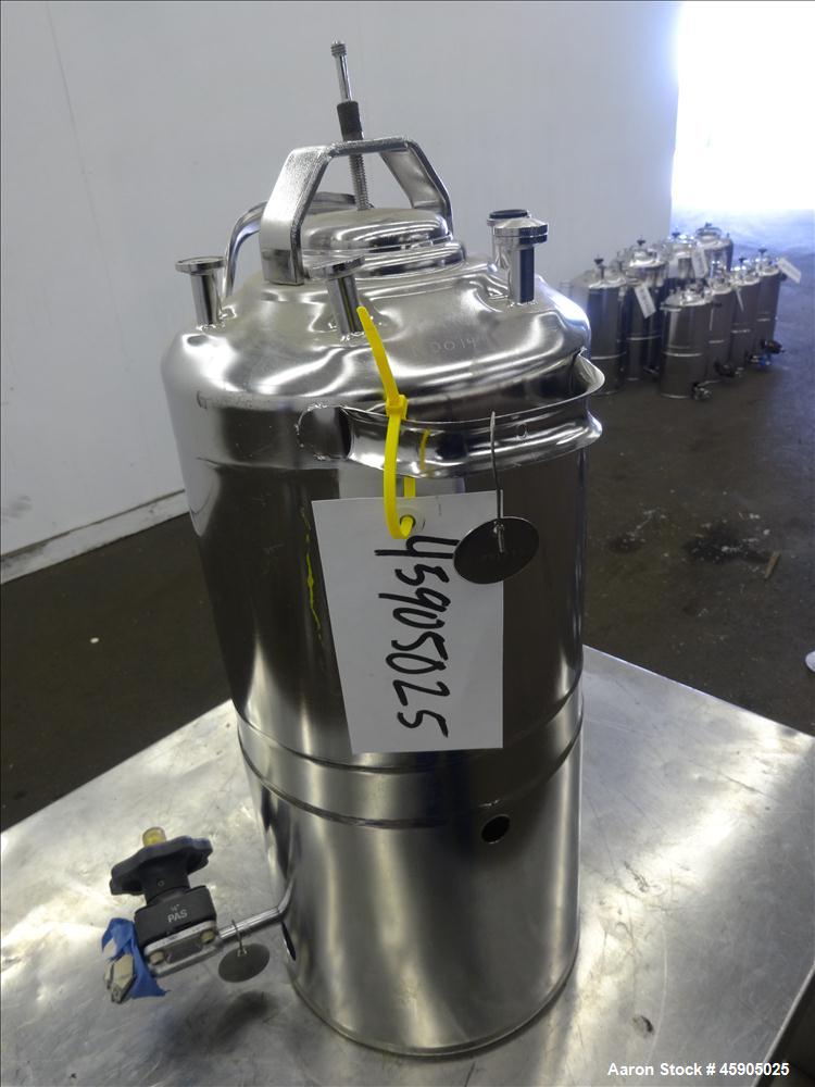 Used Alloy Products Pressure Tank, 2 Gallon, 316 Stainless Steel, Vertical. Approximate 9" diameter x 8" straight side, dished top and bottom. Internal rated 140 psi at -20 to 100 degrees F. Openings...