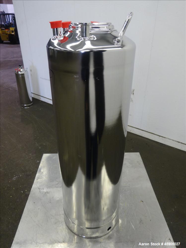 Unused- Alloy Products Pressure Tank, 6 Gallon, 316L Stainless Steel, Vertical. Approximately 9" diameter x 22" straight side, dished top and bottom. Internal rated 155 psi at -20 to 100 degrees F. O...