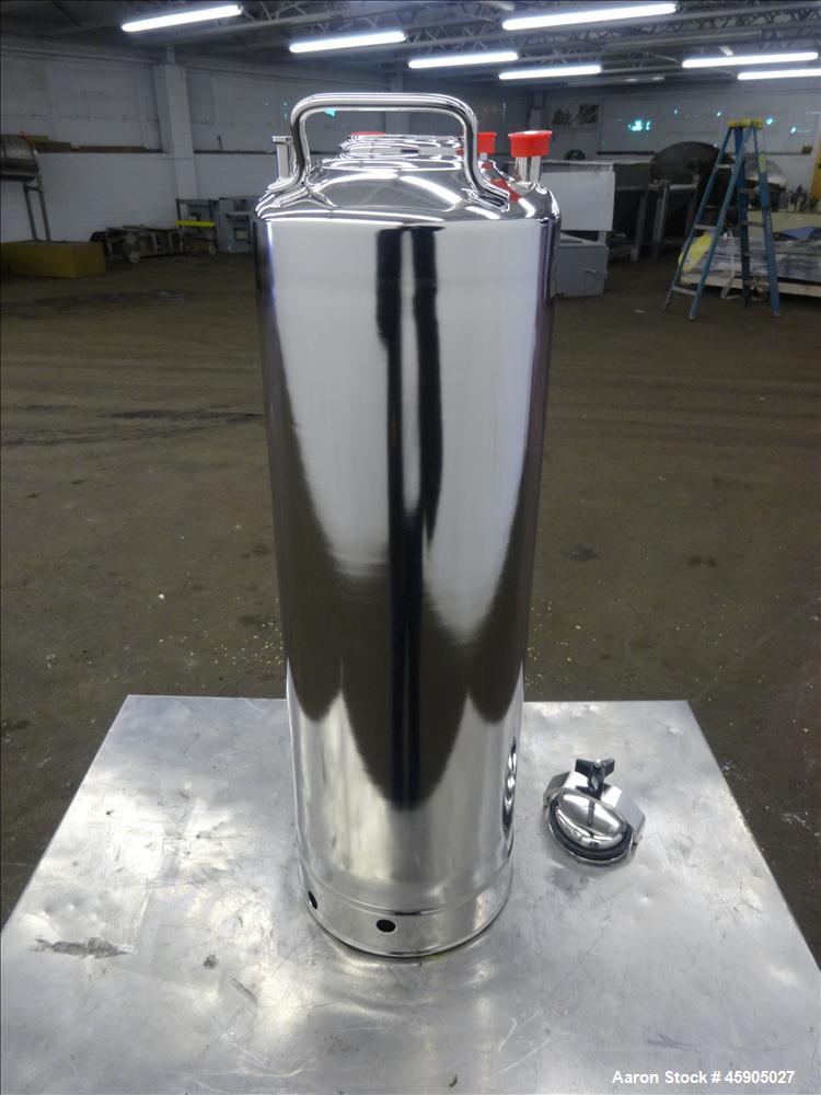 Unused- Alloy Products Pressure Tank, 6 Gallon, 316L Stainless Steel, Vertical. Approximately 9" diameter x 22" straight side, dished top and bottom. Internal rated 155 psi at -20 to 100 degrees F. O...