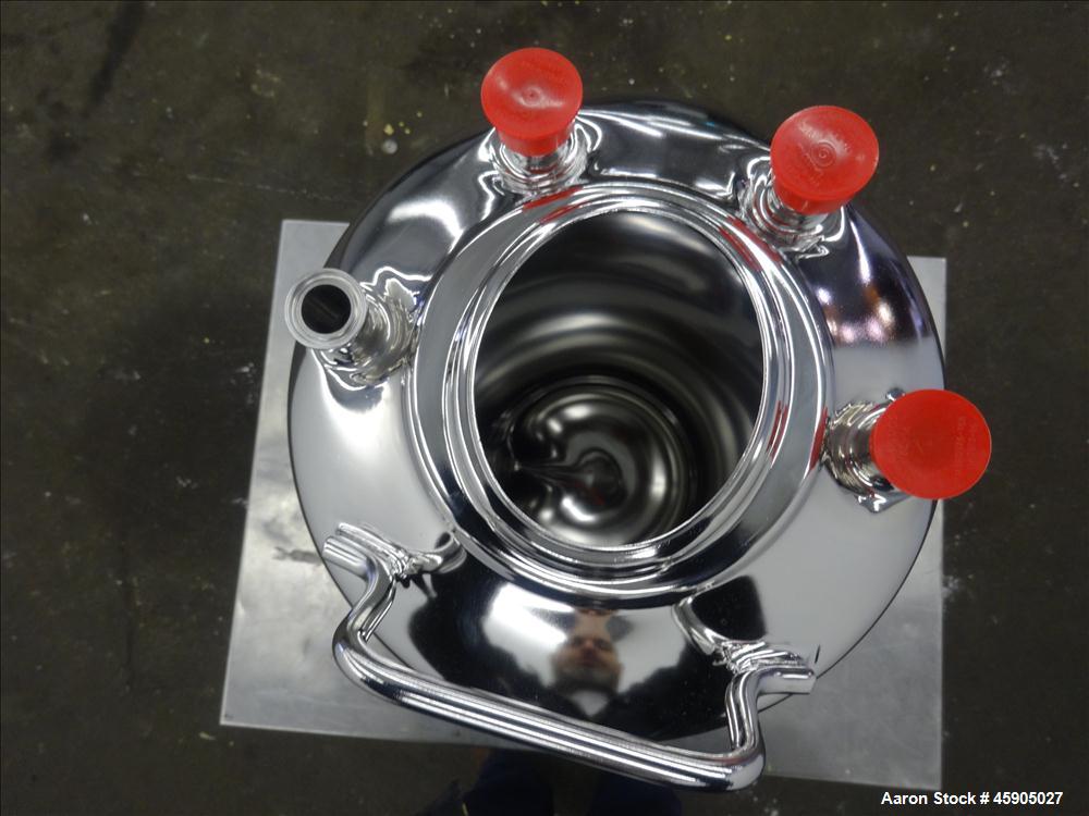 Unused- Alloy Products Pressure Tank, 6 Gallon, 316L Stainless Steel, Vertical. Approximately 9" diameter x 22" straight side, dished top and bottom. Internal rated 155 psi at -20 to 100 degrees F. O...