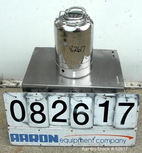 USED: Alloy Products pharmaceutical-hygienic portable pressure tank, 3 gallons, 304 stainless steel, vertical. 9" diameter x 9" straight side, dished top and bottom. Internal rated 140 psi at 100 deg...