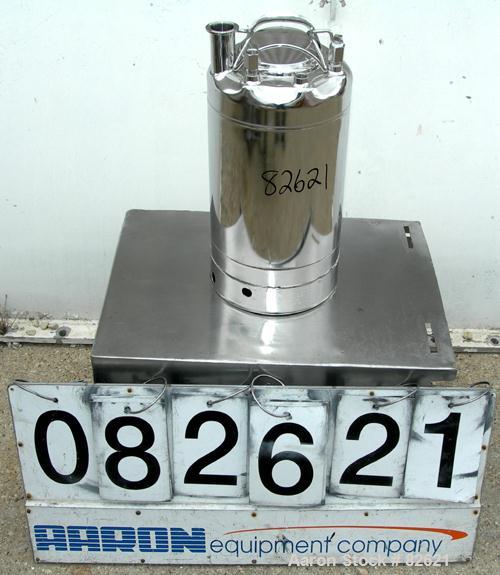 USED: Alloy Products pharmaceutical-hygienic portable pressure tank, 4 gallons, 304 stainless steel, vertical. 9" diameter x 12" straight side, dished top and bottom. Internal rated 140 psi at 100 de...