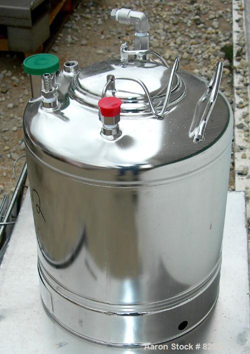 USED: Alloy Products pharmaceutical-hygienic portable pressure tank, 6 gallons, 304 stainless steel, vertical. 12" diameter x 9" straight side, dished top and bottom. Internal rated 129 psi at 100 de...