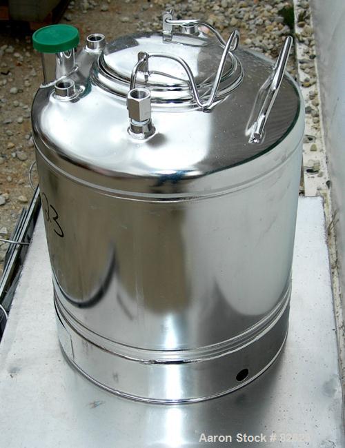 USED: Alloy Products pharmaceutical-hygienic portable pressure tank, 6 gallons, 304 stainless steel, vertical. 12" diameter x 9" straight side, dished top and bottom. Internal rated 129 psi at 100 de...