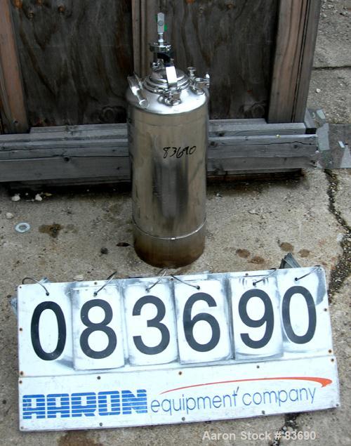 USED: Alloy Products Pressure Tank, 5 gallon, 316 stainless steel, vertical. 9" diameter x 18" straight side. Dished top and bottom. Internal rated 100 psi at 250 deg F. Openings: top (3) 1/4" tri cl...