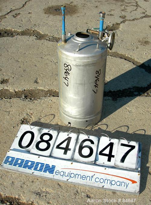 USED: Alloy Products pressure tank, 8 gallon, 304 stainless steel, vertical. 12" diameter x 18" straight side. Dished top an...