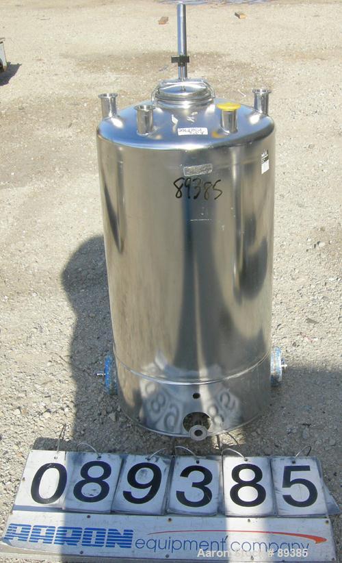USED: Alloy Products pressure tank, 25 gallon, 316 stainless steel, vertical. 18" diameter x 25" straight side. Dished top and bottom. Internal rated 100 psi at 300 deg F. Openings: top (4) 1-1/2" tr...