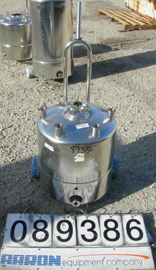USED: Alloy Products pressure tank, 13 gallon, 316 stainless steel, vertical. 18" diameter x 10" straight side. Dished top and bottom. Internal rated 100 psi at 300 deg F. Openings: top (4) 1-1/2" tr...