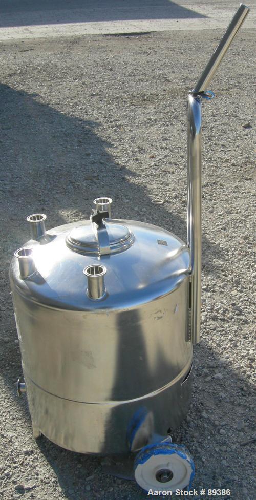 USED: Alloy Products pressure tank, 13 gallon, 316 stainless steel, vertical. 18" diameter x 10" straight side. Dished top and bottom. Internal rated 100 psi at 300 deg F. Openings: top (4) 1-1/2" tr...