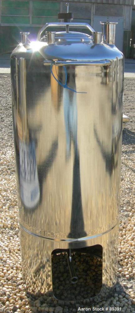 USED: Alloy Products pressure tank, 13 gallon, 316 stainless steel, vertical. 12" diameter x 19" straight side. Dished top and bottom. Internal rated 45 psi at 350 deg F. Openings: top (3) 5/8" tri c...