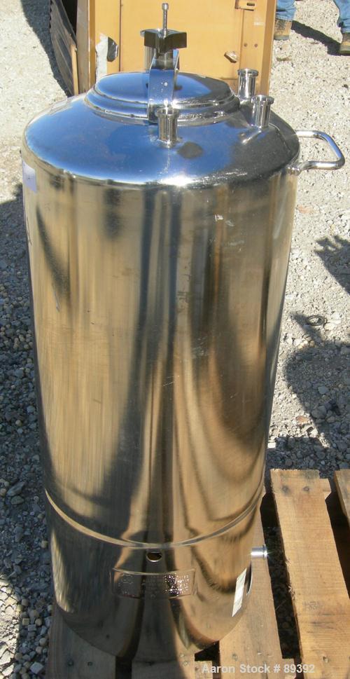 USED: Alloy Products pressure tank, 13 gallon, 316 stainless steel, vertical. 12" diameter x 19" straight side. Dished top a...