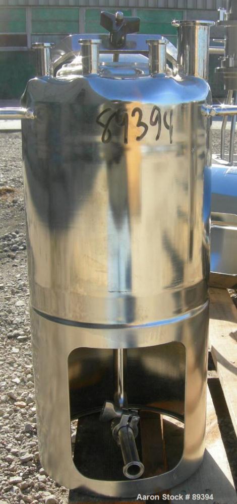 Used Alloy Products Pressure Tank, 5 Gallon, 316L Stainless Steel, Vertical. 9" diameter x 10" straight side. Dished top and bottom. Internal rated 45 psi at 350 deg F. Openings: top (3) 5/8" tri cla...