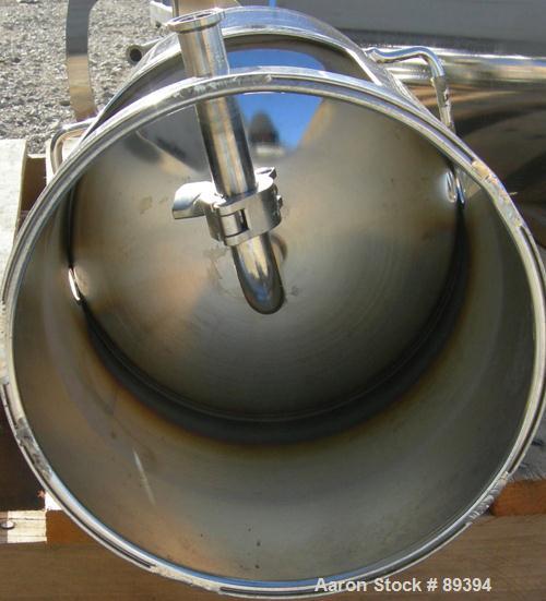 Used Alloy Products Pressure Tank, 5 Gallon, 316L Stainless Steel, Vertical. 9" diameter x 10" straight side. Dished top and bottom. Internal rated 45 psi at 350 deg F. Openings: top (3) 5/8" tri cla...