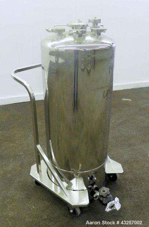 Used Alloy Products Pressure Tank, 36.99 Gallon (140 Liter), 316L Stainless Steel, Vertical.17.74’’ Diameter x 29" straight side. Dished top and bottom. Internal rated FV to 85 psi at -20 to 350 degr...