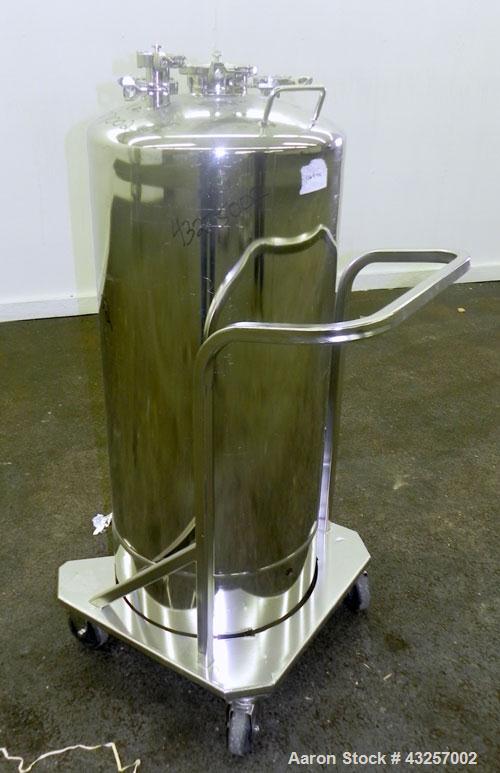 Used Alloy Products Pressure Tank, 36.99 Gallon (140 Liter), 316L Stainless Steel, Vertical.17.74’’ Diameter x 29" straight side. Dished top and bottom. Internal rated FV to 85 psi at -20 to 350 degr...