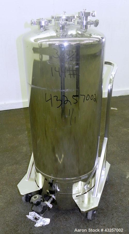 Used Alloy Products Pressure Tank, 36.99 Gallon (140 Liter), 316L Stainless Steel, Vertical.17.74’’ Diameter x 29" straight side. Dished top and bottom. Internal rated FV to 85 psi at -20 to 350 degr...