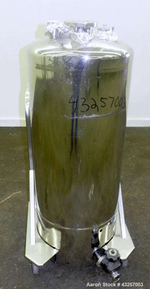 Used Alloy Products Pressure Tank, 36.99 Gallon (140 Liter), 316L Stainless Steel, Vertical. 17.74’’ Diameter x 29" straight side. Dished top and bottom. Internal rated FV to 85 psi at -20 to 350 deg...